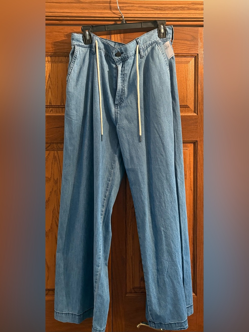 Light Blue Women’s Wide-Leg Jeans with Drawstring